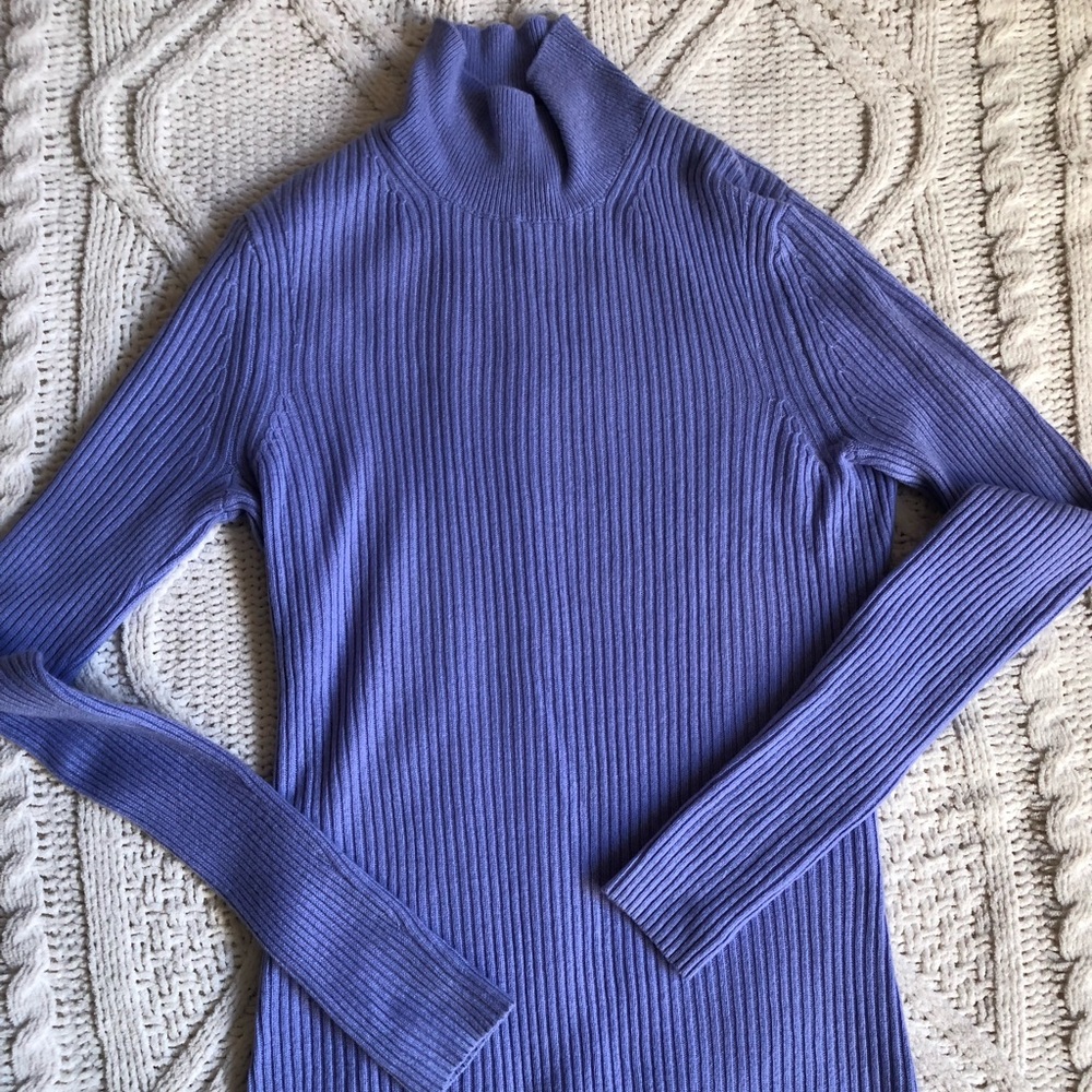 Purple 100% cashmere mock neck sweater